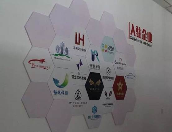 说明: c1d5ffa9f59d5463926330bd0e589b8 说明: c1d5ffa9f59d5463926330bd0e589b8
